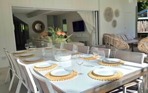 Designer Beach House Steps from Cylinder Beach - Point Lookout, Australia