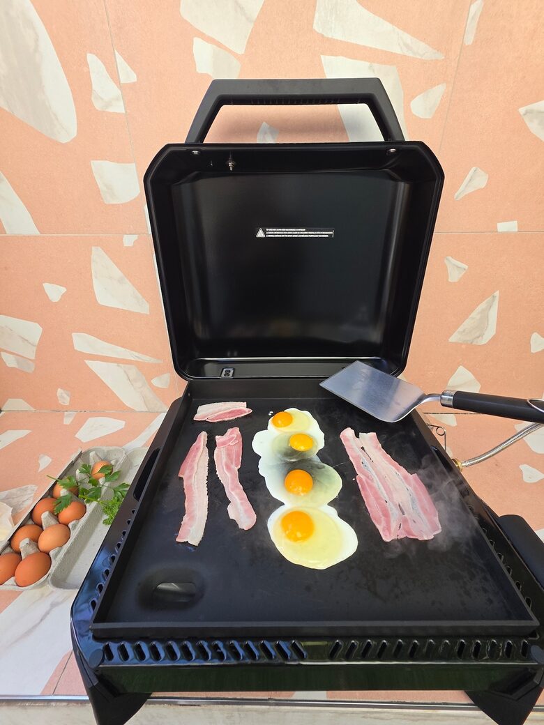 Designer Beach House Steps from Cylinder Beach - Point Lookout, Australia