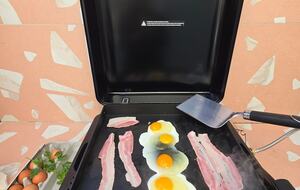 Designer Beach House Steps from Cylinder Beach - Point Lookout, Australia