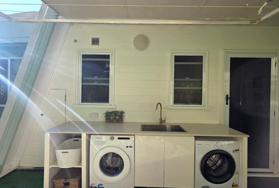 Designer Beach House Steps from Cylinder Beach - Point Lookout, Australia