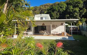 Designer Beach House Steps from Cylinder Beach - Point Lookout, Australia