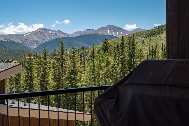 Steps to Slopes & Trails Winter Park Retreat - Winter Park, Colorado