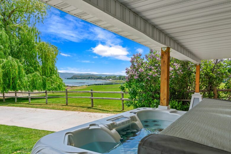 Lakefront Getaway - Garden City, Utah