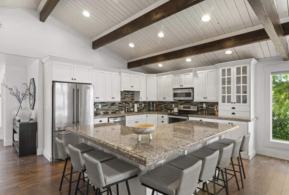 Lakefront Getaway - Garden City, Utah