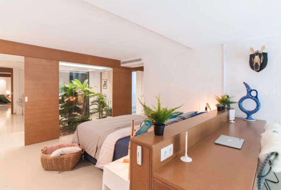 Spacious Two-Level Retreat in Central Barcelona - Barcelona, Spain