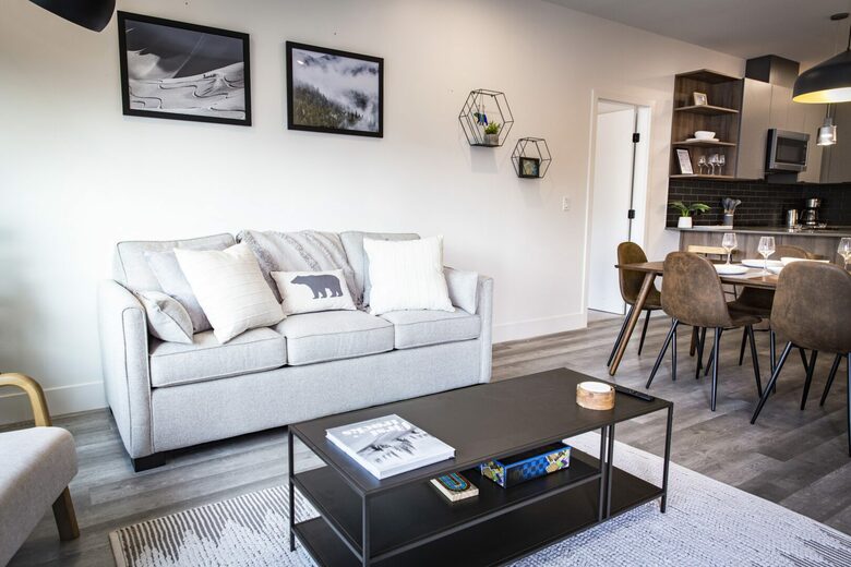 Revelstoke Mountain View Penthouse - Revelstoke, Canada