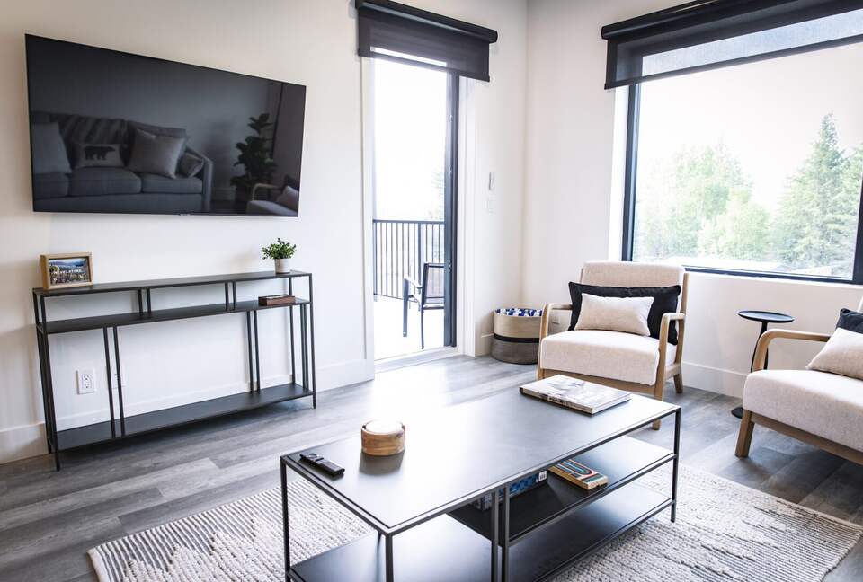 Revelstoke Mountain View Penthouse - Revelstoke, Canada