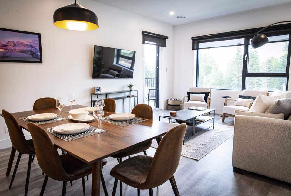 Revelstoke Mountain View Penthouse - Revelstoke, Canada