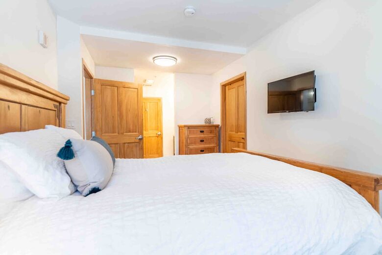 Top-Floor Mountain Retreat in River Run Village - Keystone, Colorado