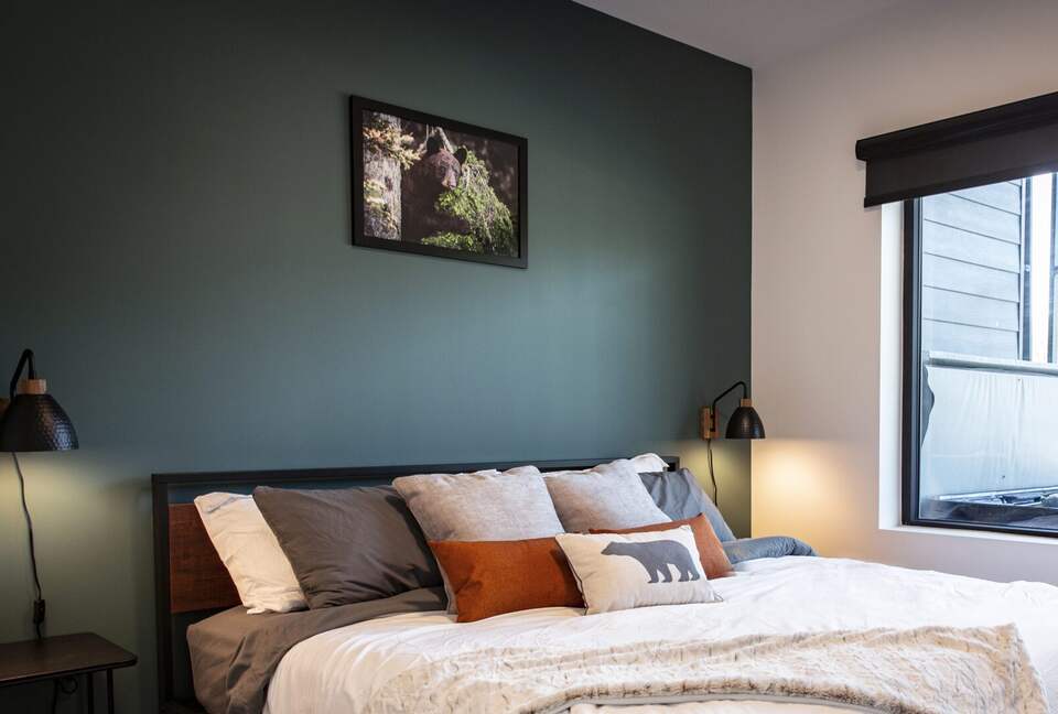 Revelstoke Mountain View Penthouse - Revelstoke, Canada