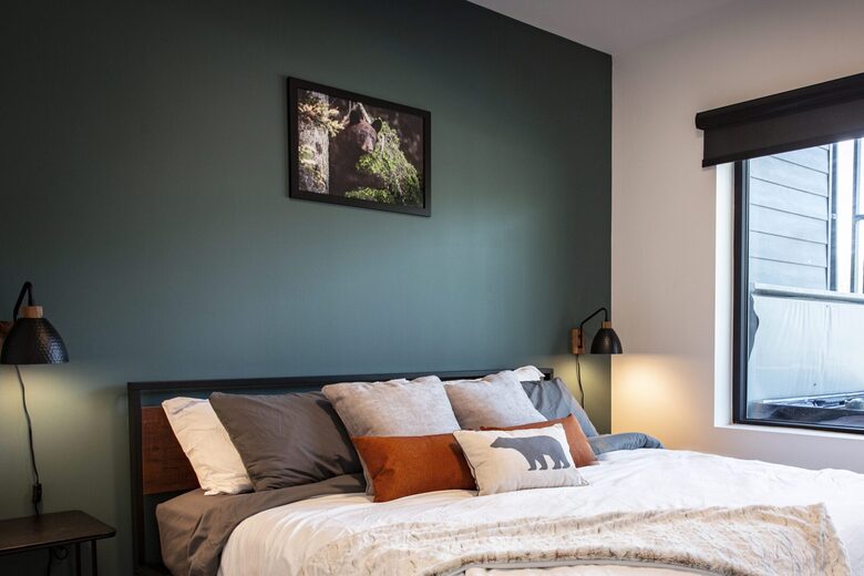 Revelstoke Mountain View Penthouse - Revelstoke, Canada