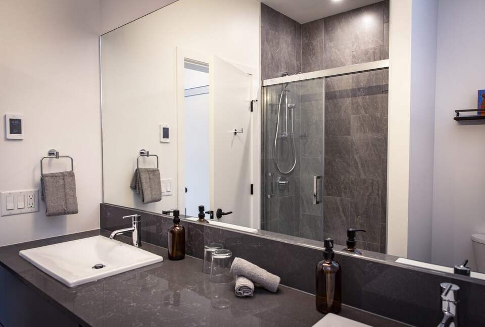 Revelstoke Mountain View Penthouse - Revelstoke, Canada