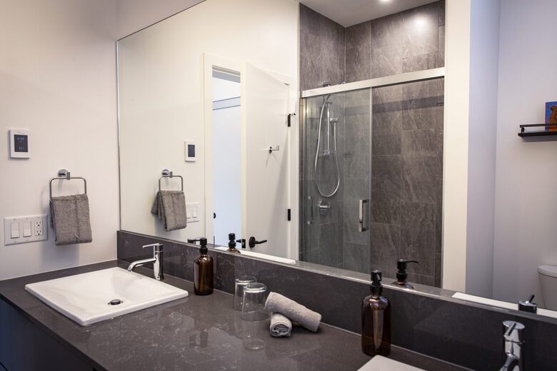 Revelstoke Mountain View Penthouse - Revelstoke, Canada