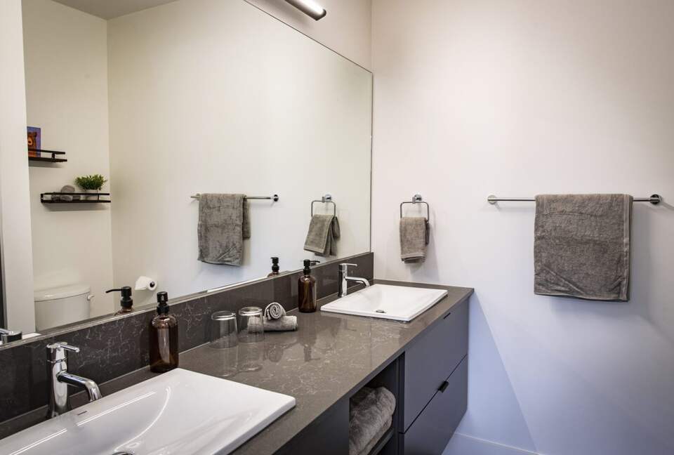 Revelstoke Mountain View Penthouse - Revelstoke, Canada