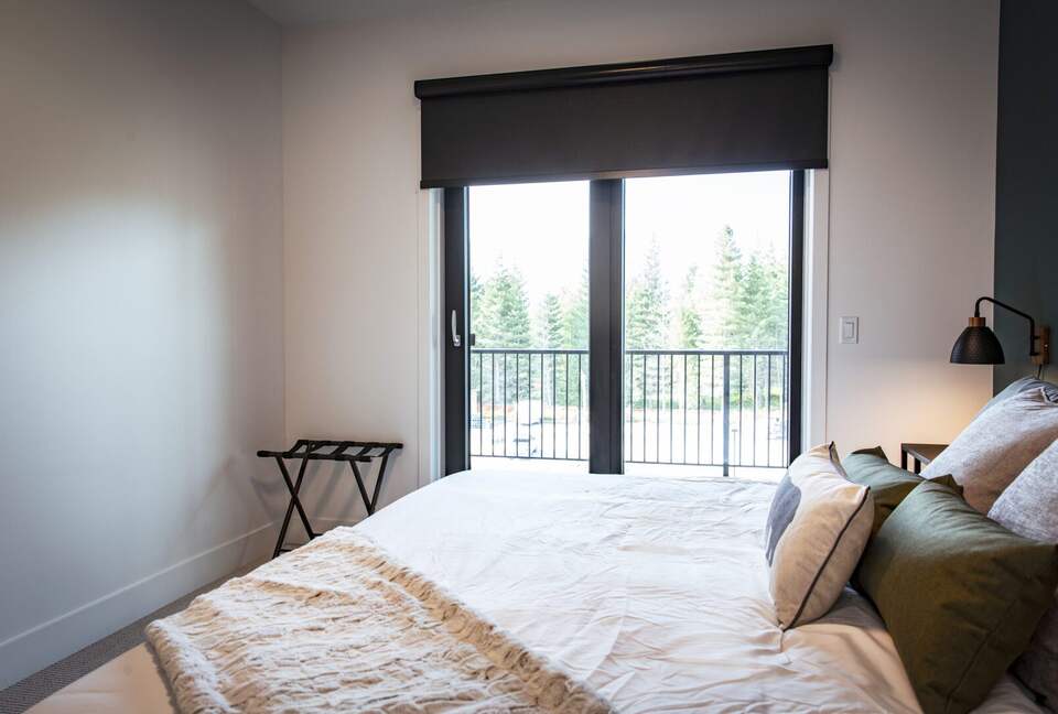 Revelstoke Mountain View Penthouse - Revelstoke, Canada