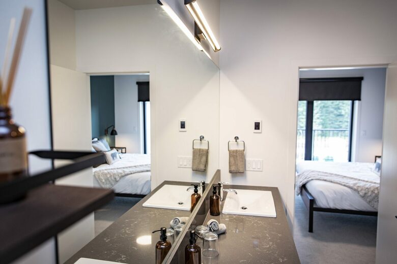 Revelstoke Mountain View Penthouse - Revelstoke, Canada