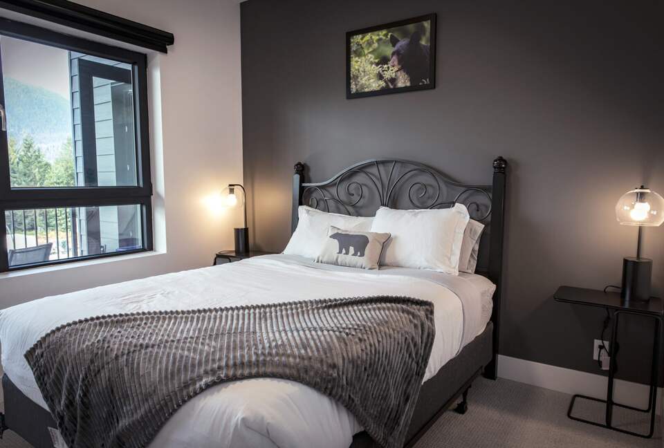 Revelstoke Mountain View Penthouse - Revelstoke, Canada