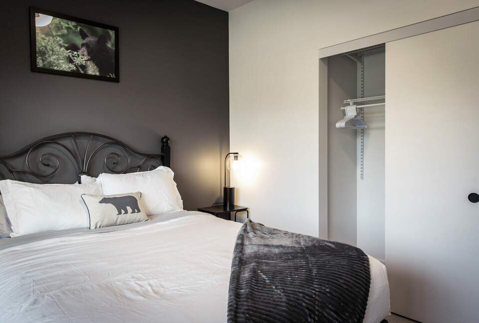 Revelstoke Mountain View Penthouse - Revelstoke, Canada