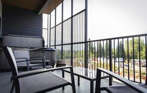 Revelstoke Mountain View Penthouse - Revelstoke, Canada