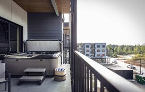 Revelstoke Mountain View Penthouse - Revelstoke, Canada