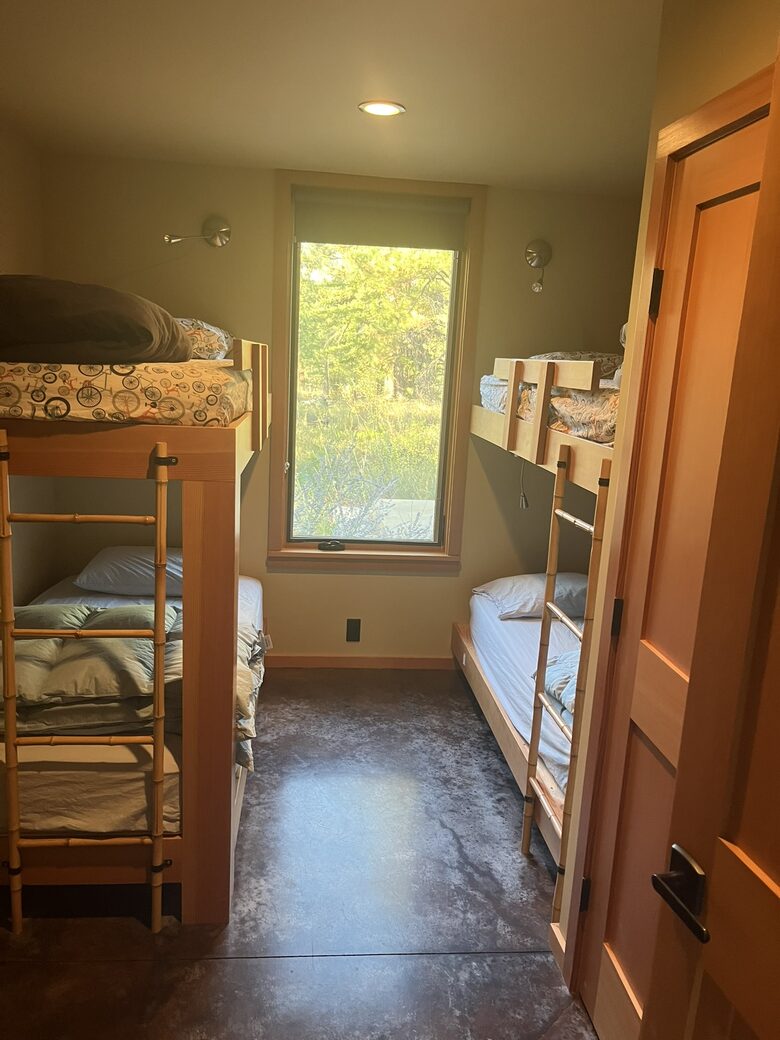 Bunk Room - 4 Twins