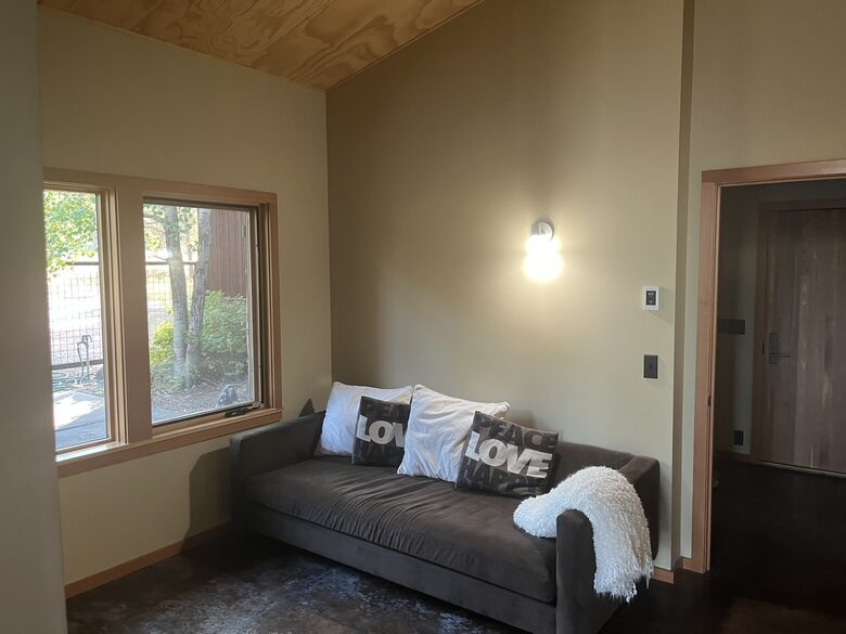 Modern Mountain Retreat with Trailside Access - Mazama, Washington