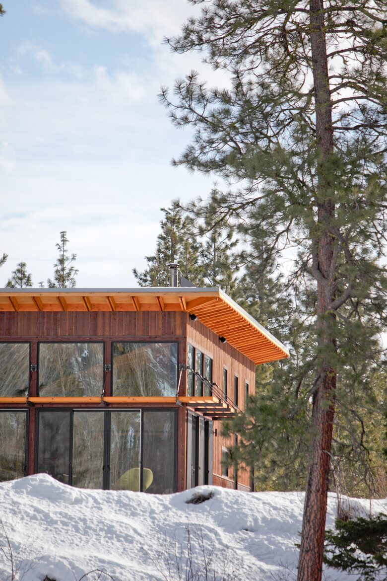 Modern Mountain Retreat with Trailside Access - Mazama, Washington