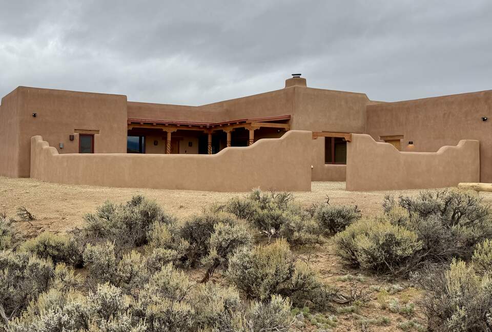 High Desert Adobe Escape Near Taos - El Prado, New Mexico