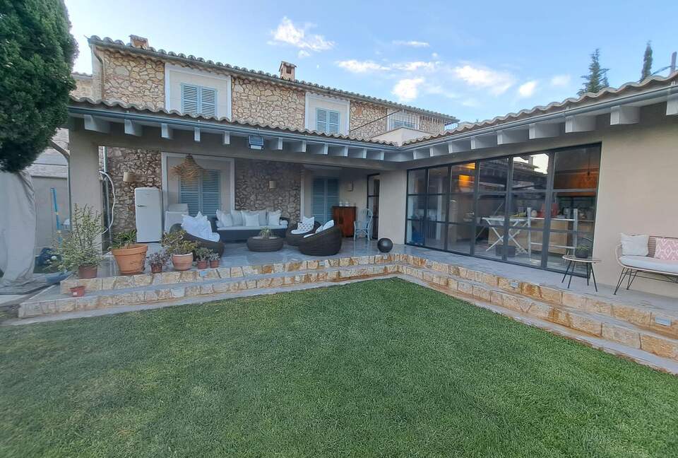 Exquisite Balearic Villa with Lush Gardens & Elevated Amenities - Calvià, Mallorca, Spain