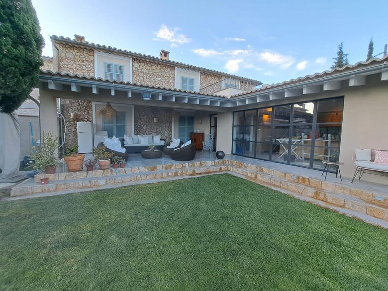 Exquisite Balearic Villa with Lush Gardens & Elevated Amenities - Calvià, Mallorca, Spain