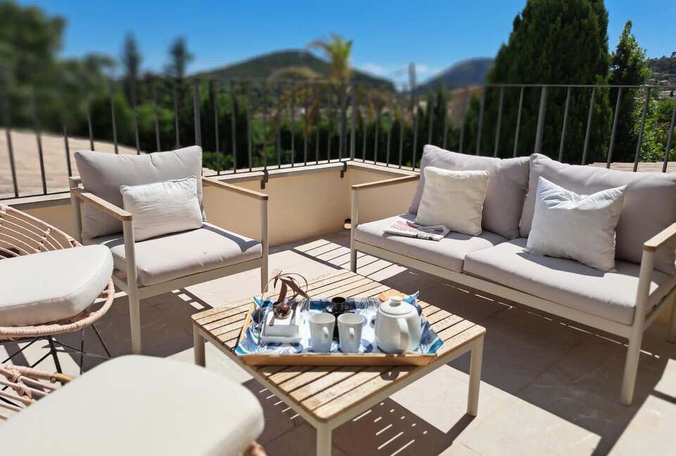 Exquisite Balearic Villa with Lush Gardens & Elevated Amenities - Calvià, Mallorca, Spain