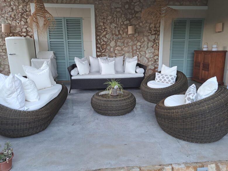 Exquisite Balearic Villa with Lush Gardens & Elevated Amenities - Calvià, Mallorca, Spain