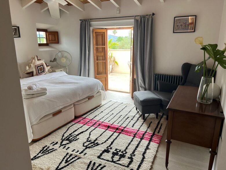 Exquisite Balearic Villa with Lush Gardens & Elevated Amenities - Calvià, Mallorca, Spain