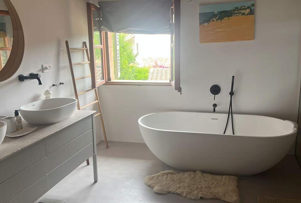 Exquisite Balearic Villa with Lush Gardens & Elevated Amenities - Calvià, Mallorca, Spain