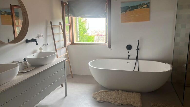 Exquisite Balearic Villa with Lush Gardens & Elevated Amenities - Calvià, Mallorca, Spain