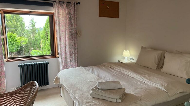 Exquisite Balearic Villa with Lush Gardens & Elevated Amenities - Calvià, Mallorca, Spain