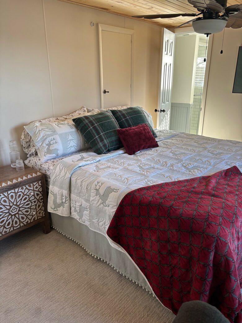 Sylvan Lakefront Heritage Retreat - Rome City, Indiana