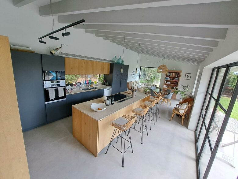 Exquisite Balearic Villa with Lush Gardens & Elevated Amenities - Calvià, Mallorca, Spain