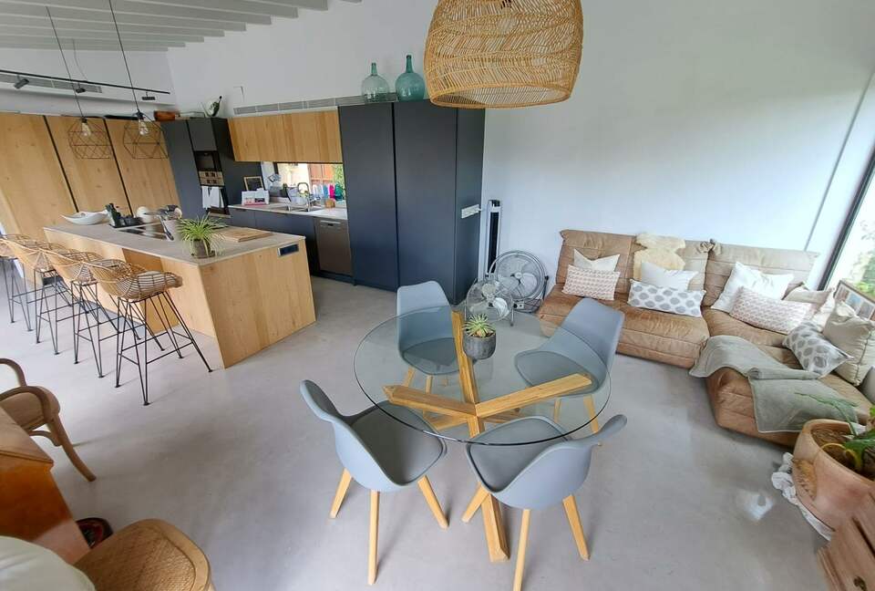 Exquisite Balearic Villa with Lush Gardens & Elevated Amenities - Calvià, Mallorca, Spain