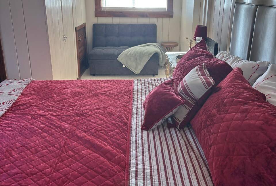 Sylvan Lakefront Heritage Retreat - Rome City, Indiana