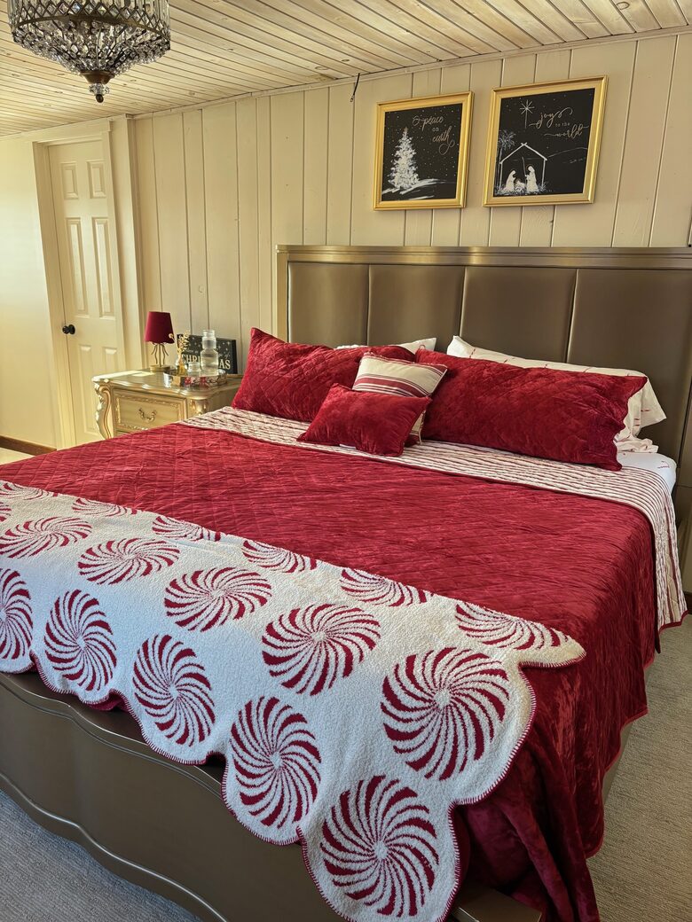 Sylvan Lakefront Heritage Retreat - Rome City, Indiana