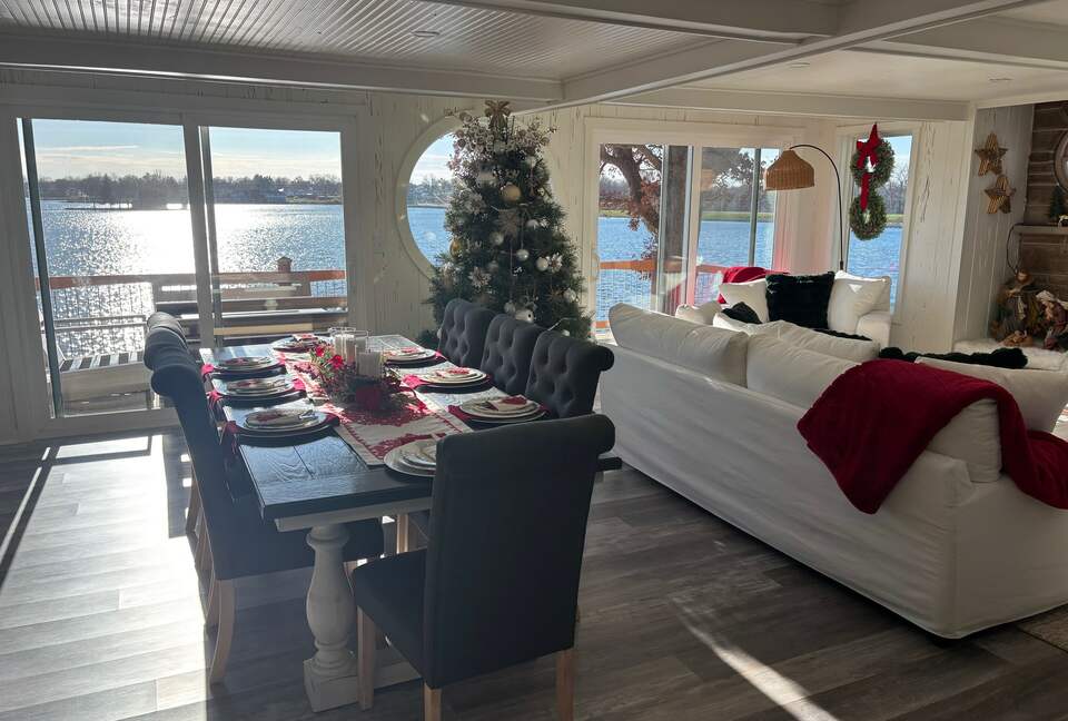 Sylvan Lakefront Heritage Retreat - Rome City, Indiana