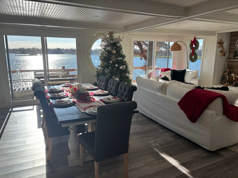 Sylvan Lakefront Heritage Retreat - Rome City, Indiana