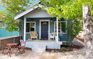 Old Bend River Cottage Retreat - Bend, Oregon