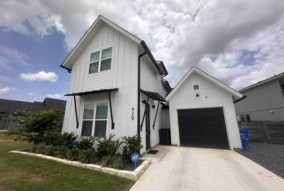 Stylish Hill Country Home in New Braunfels - New Braunfels, Texas