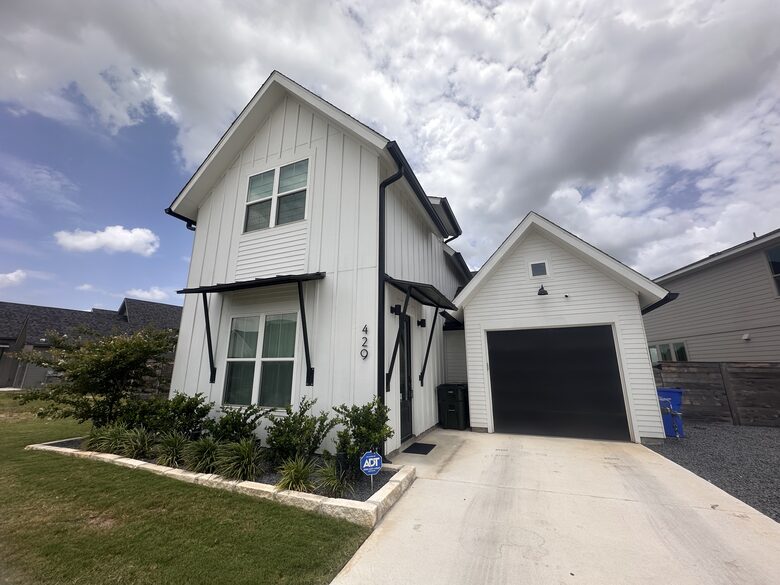 Stylish Hill Country Home in New Braunfels - New Braunfels, Texas