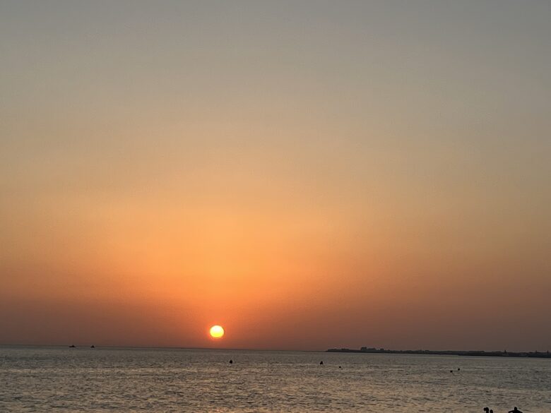 Contemporary Apartment Framed by Lush Gardens - El Puerto de Santa María, Spain