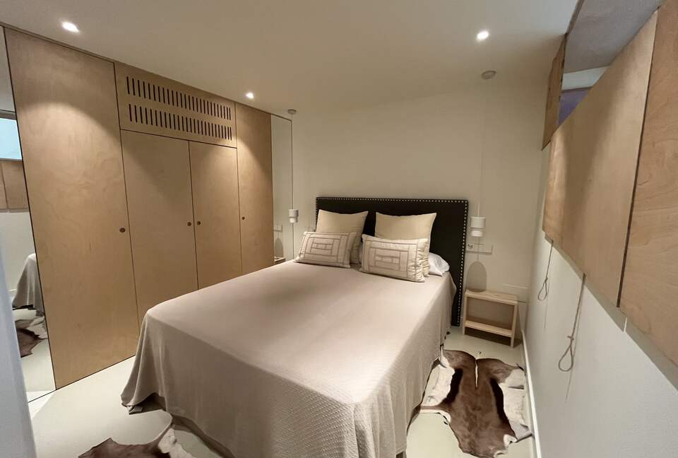 Contemporary Apartment Framed by Lush Gardens - El Puerto de Santa María, Spain