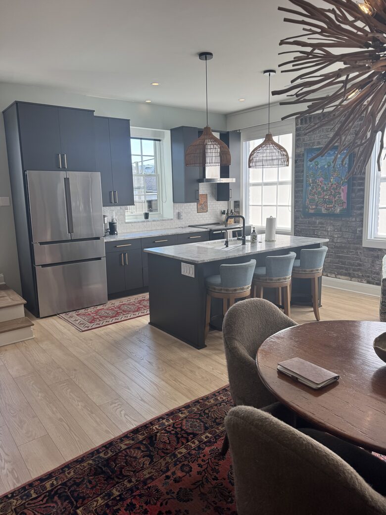 Charming Urban Escape With Rooftop Lounge in the Heart of Downtown - Charleston, South Carolina