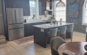 Charming Urban Escape With Rooftop Lounge in the Heart of Downtown - Charleston, South Carolina